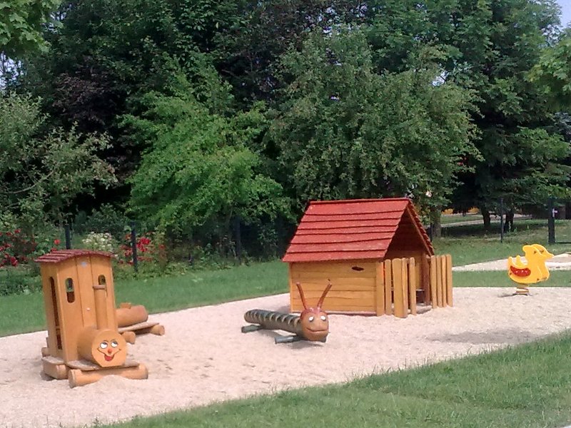 Spielplatz in Niederdorf<br>bei Stollberg Spielplatz in Niederdorf<br>bei Stollberg
