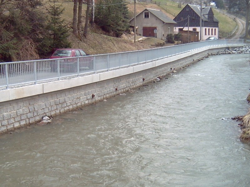Schwehrgewichtsmauer<br>Burkhardtsdorf Wüsteweg Schwehrgewichtsmauer<br>Burkhardtsdorf Wüsteweg