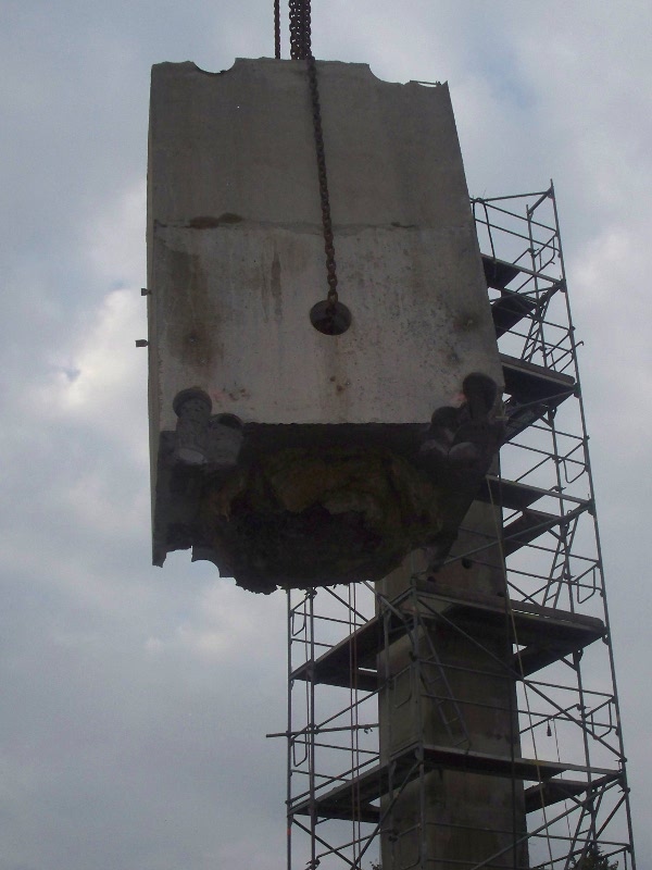 Schornsteinabbruch<br>KITA in Thum Schornsteinabbruch<br>KITA in Thum