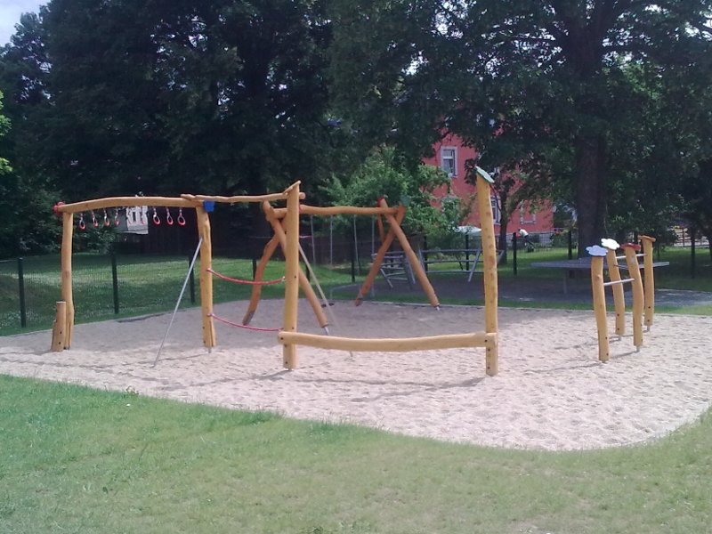 Spielplatz in Niederdorf<br>bei Stollberg Spielplatz in Niederdorf<br>bei Stollberg